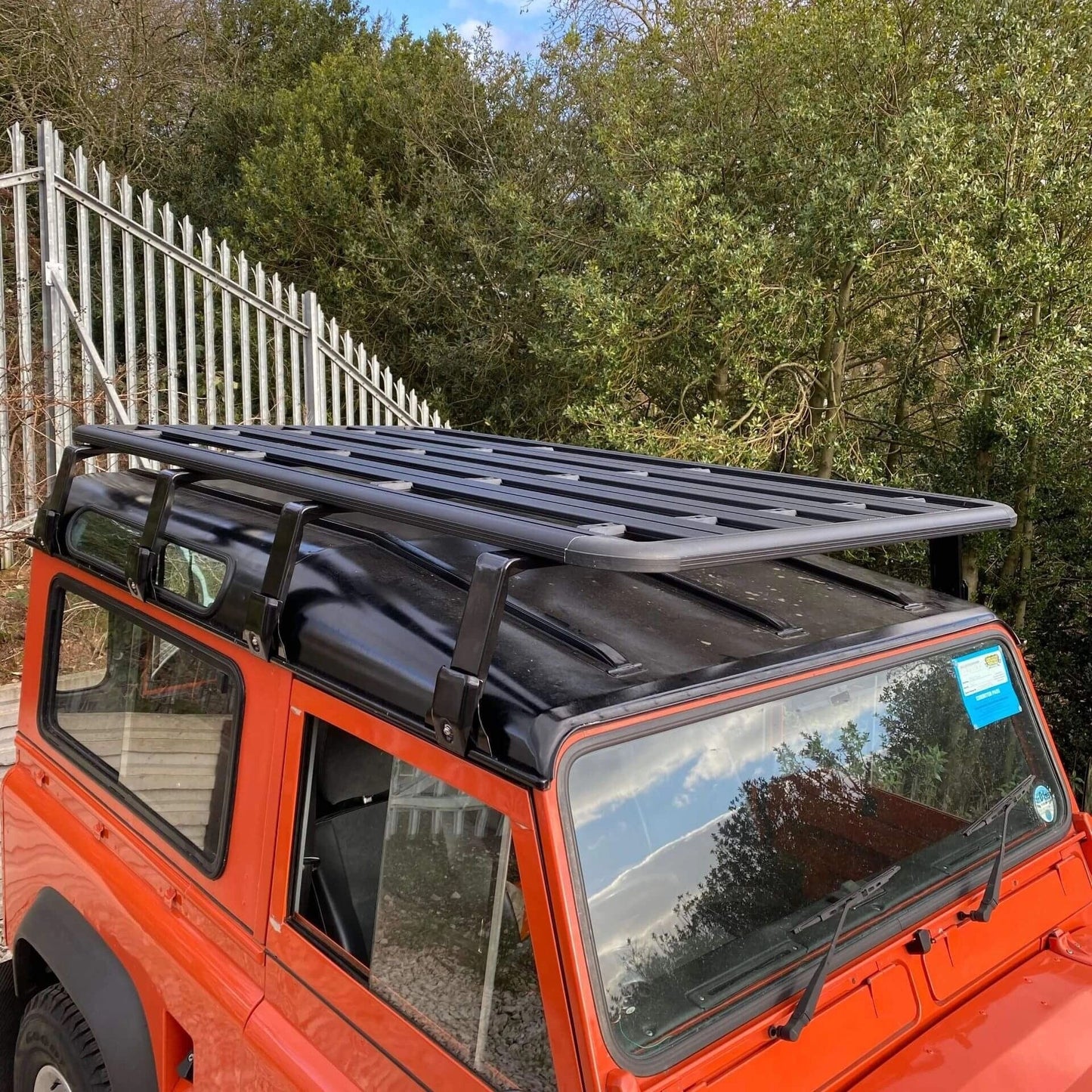 AluModLowProfile220cmx125cmRoofRackLandRoverDefender901983-2016