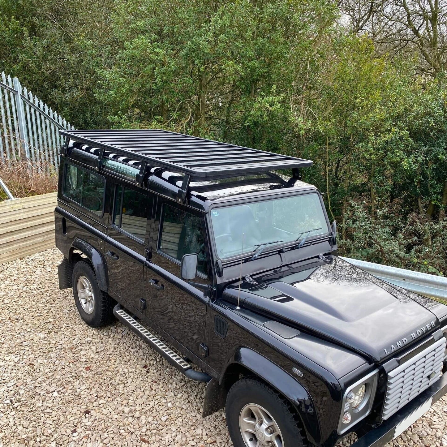 AluModLowProfile270cmx147cmRoofRackfortheLandRoverDefender11083-16