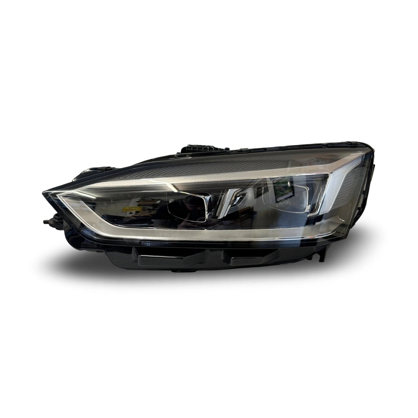 AUDIA58WfaceliftleftfullLEDheadlight8W6941773E