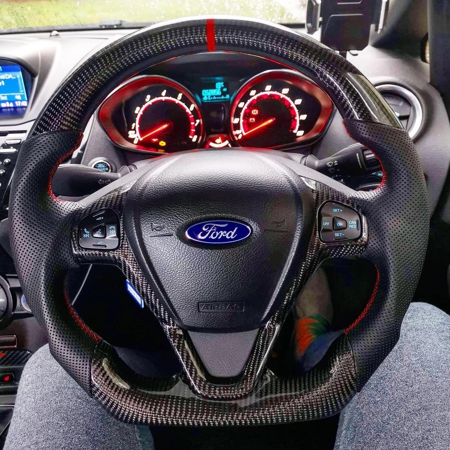 FordFiestaCarbonFibreCustomSteeringWheel(MK7/MK7.5-2009to2017)