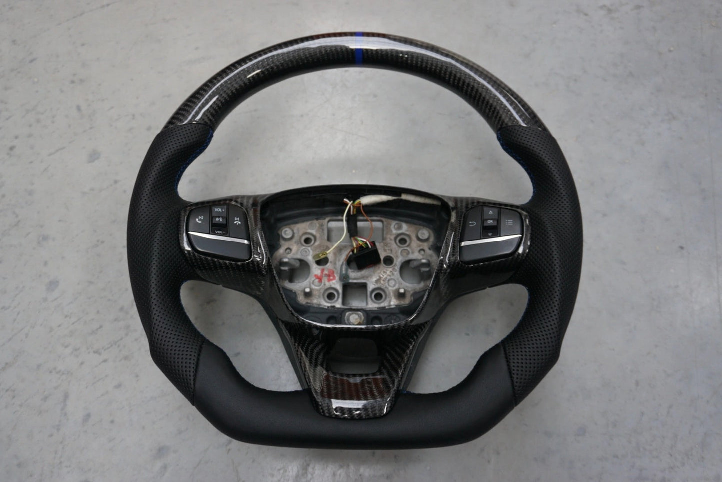 FordTransitCarbonFibreCustomSteeringWheel(2018-Present)
