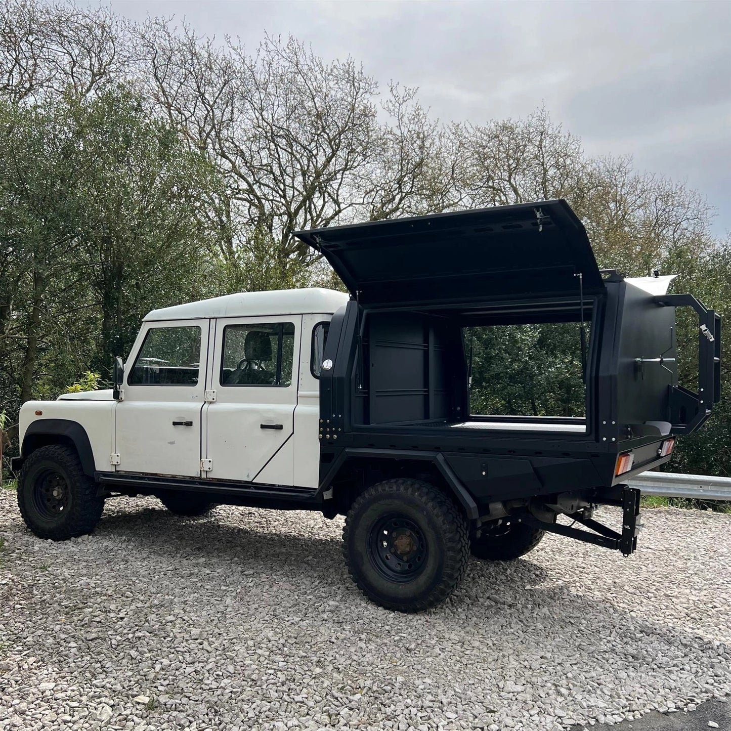 MultifunctionalPickupTruckLoadBedOverlandExpeditionCanopyCampingPod