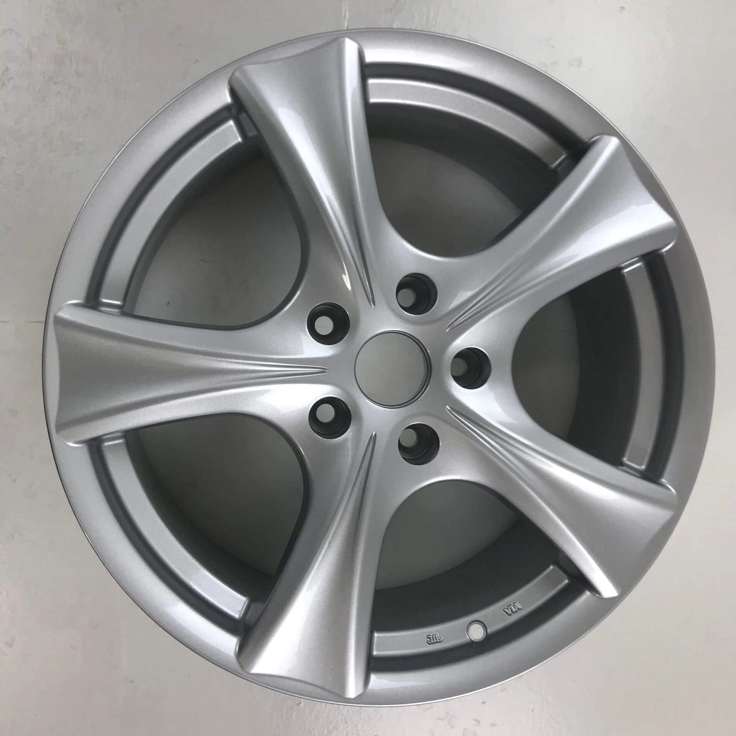 Setof45-SpokeSilverCalibre18"SportsAlloyWheelsforVWT5&T6"