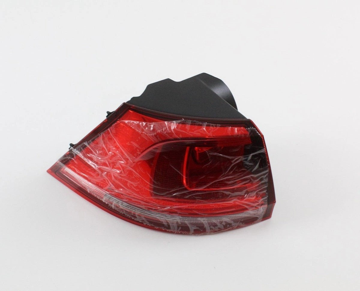 VWGolfMK7Estate14-17outerleftpassengertaillight5G9945095C