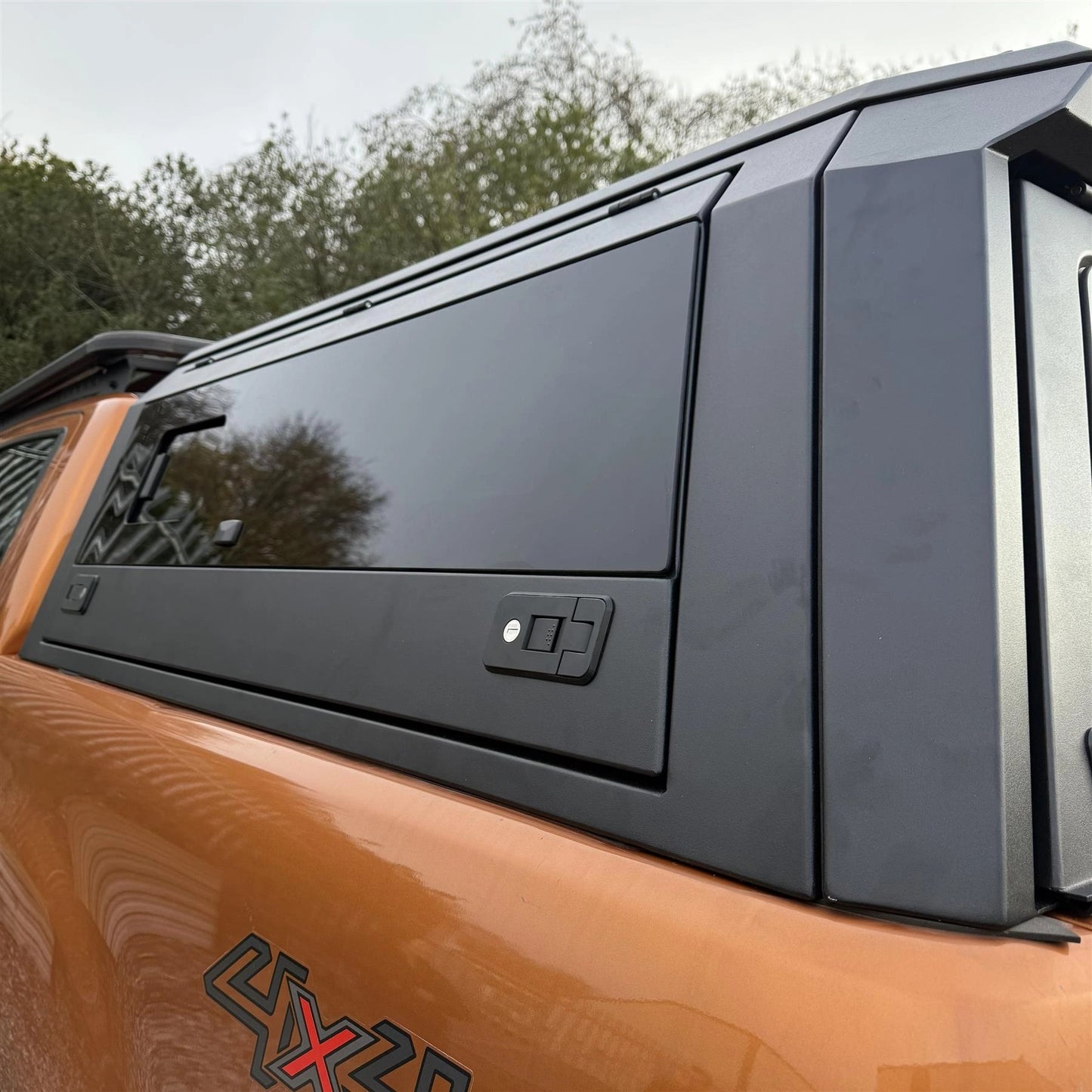AluminiumSlideWindowLoadBedCanopyfortheFordRanger2012-2022DoubleCab