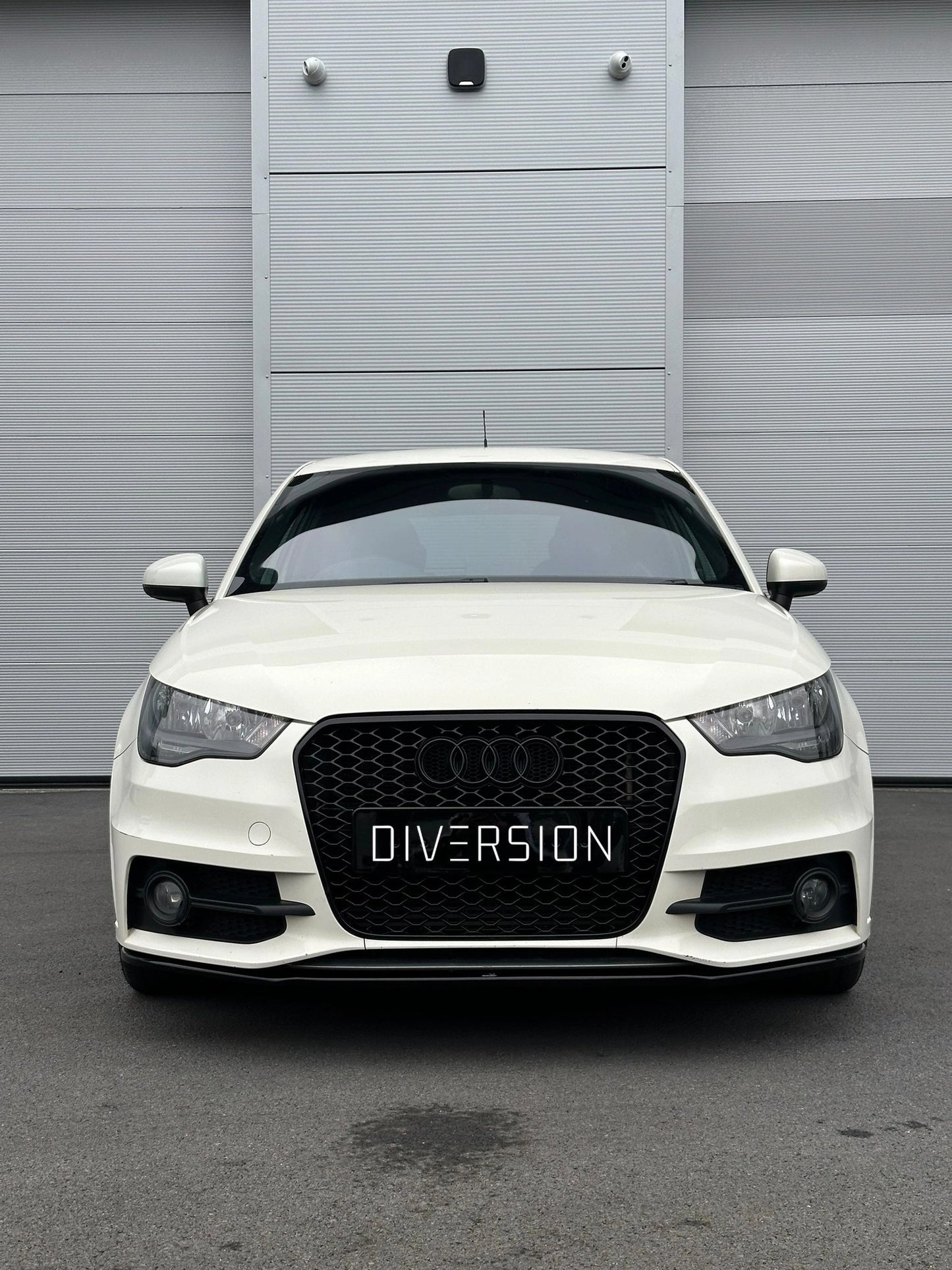 AudiA1/S1HoneycombGrilleGlossBlack(2011-2014Models)