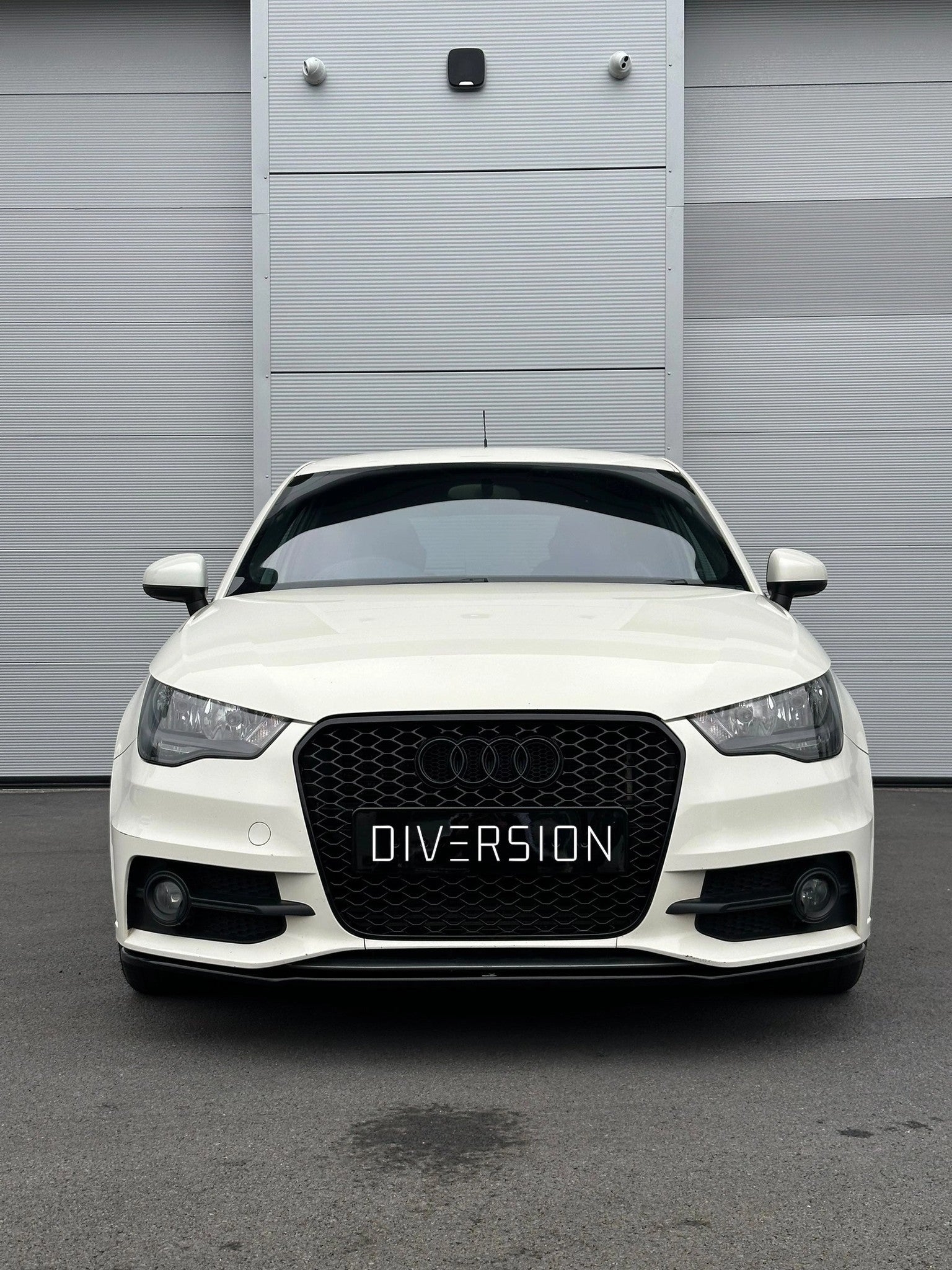 AudiA1/S1HoneycombGrilleGlossBlack(2011-2014Models)