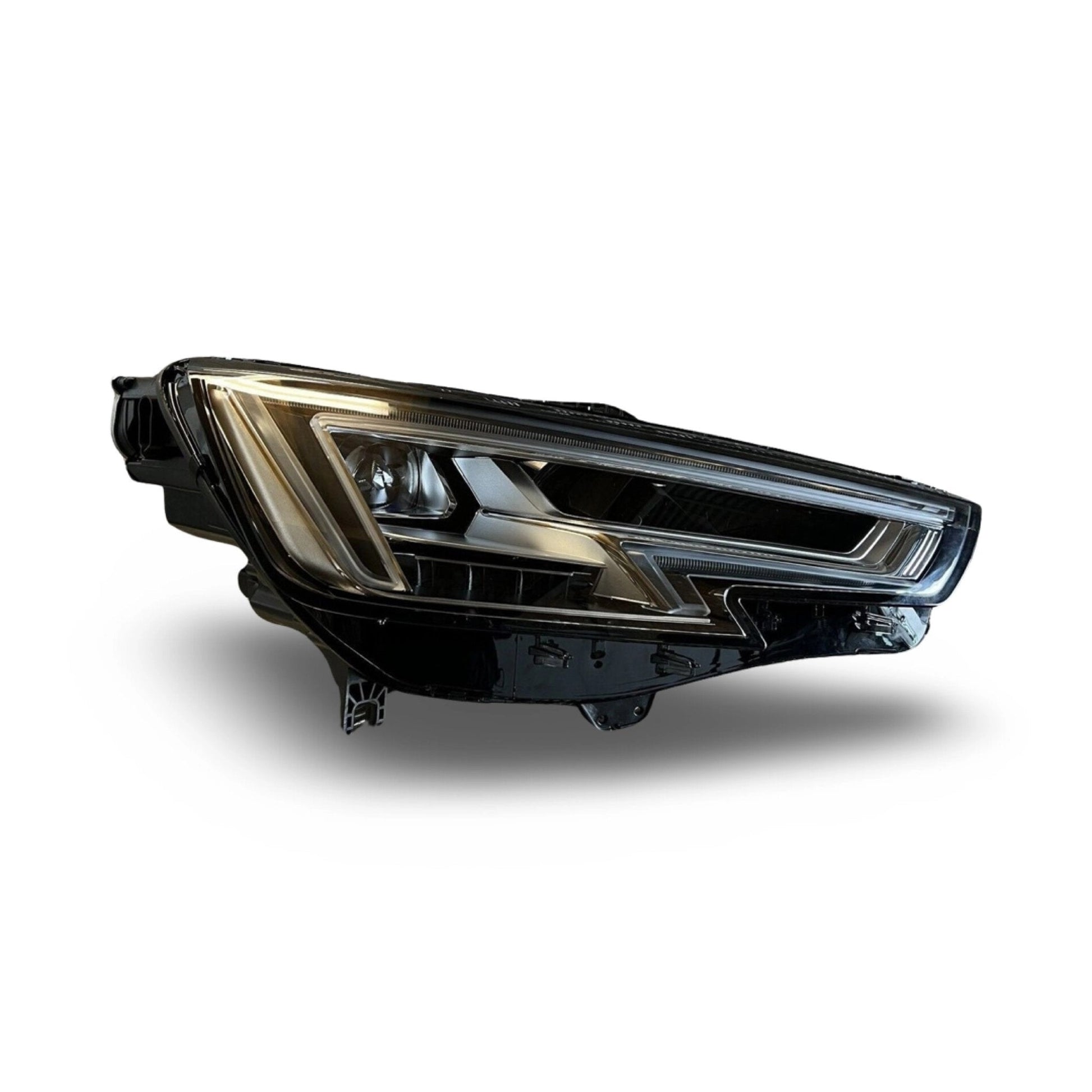 AUDIA4B9rightsidefullLEDheadlight8W0941774A