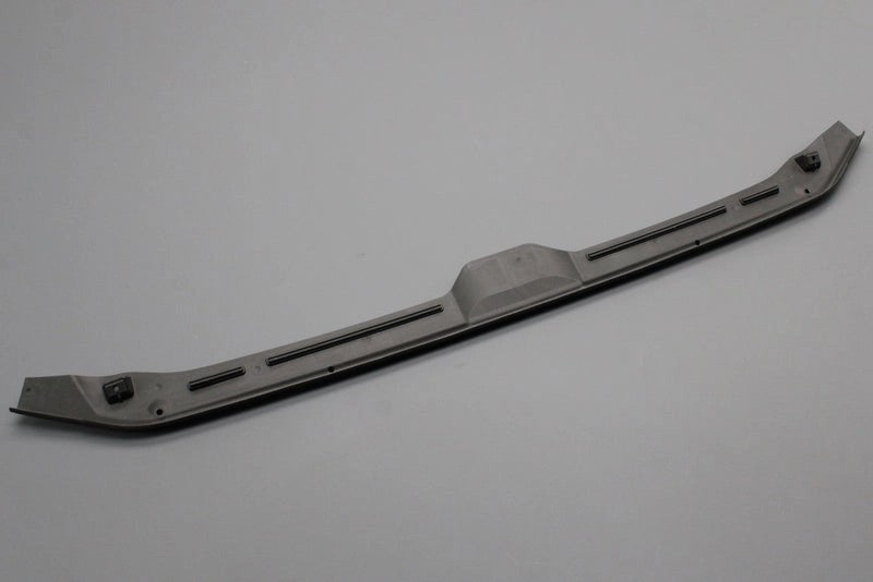 AudiA4S4RS4B92016-2025centrebonnetimpactprotectionseal8W0823124