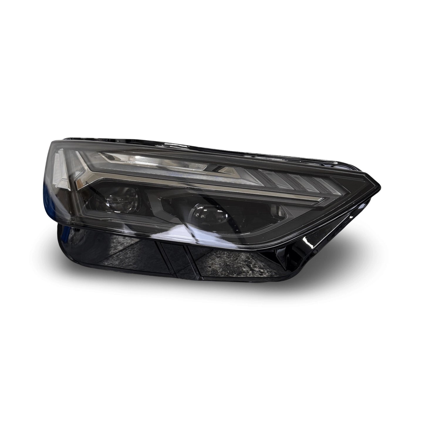 AUDIQ5FYRightSideMatrixLEDHeadlight80A941036F