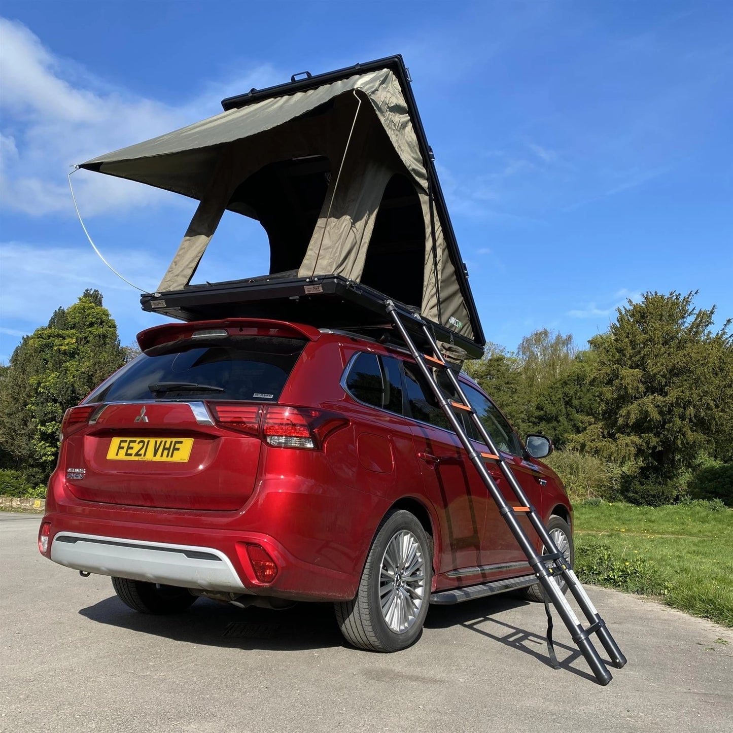 ClamTrekk2PersonAluminiumClamshellRoofTopTent