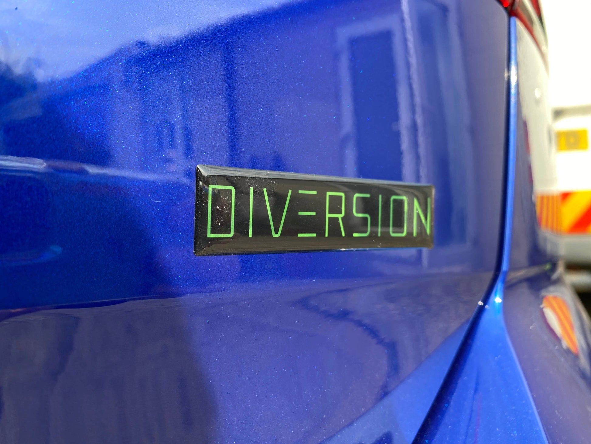 DIVERSIONChromeGreenGelBadge/SelfAdhesive(8cmx2cm)