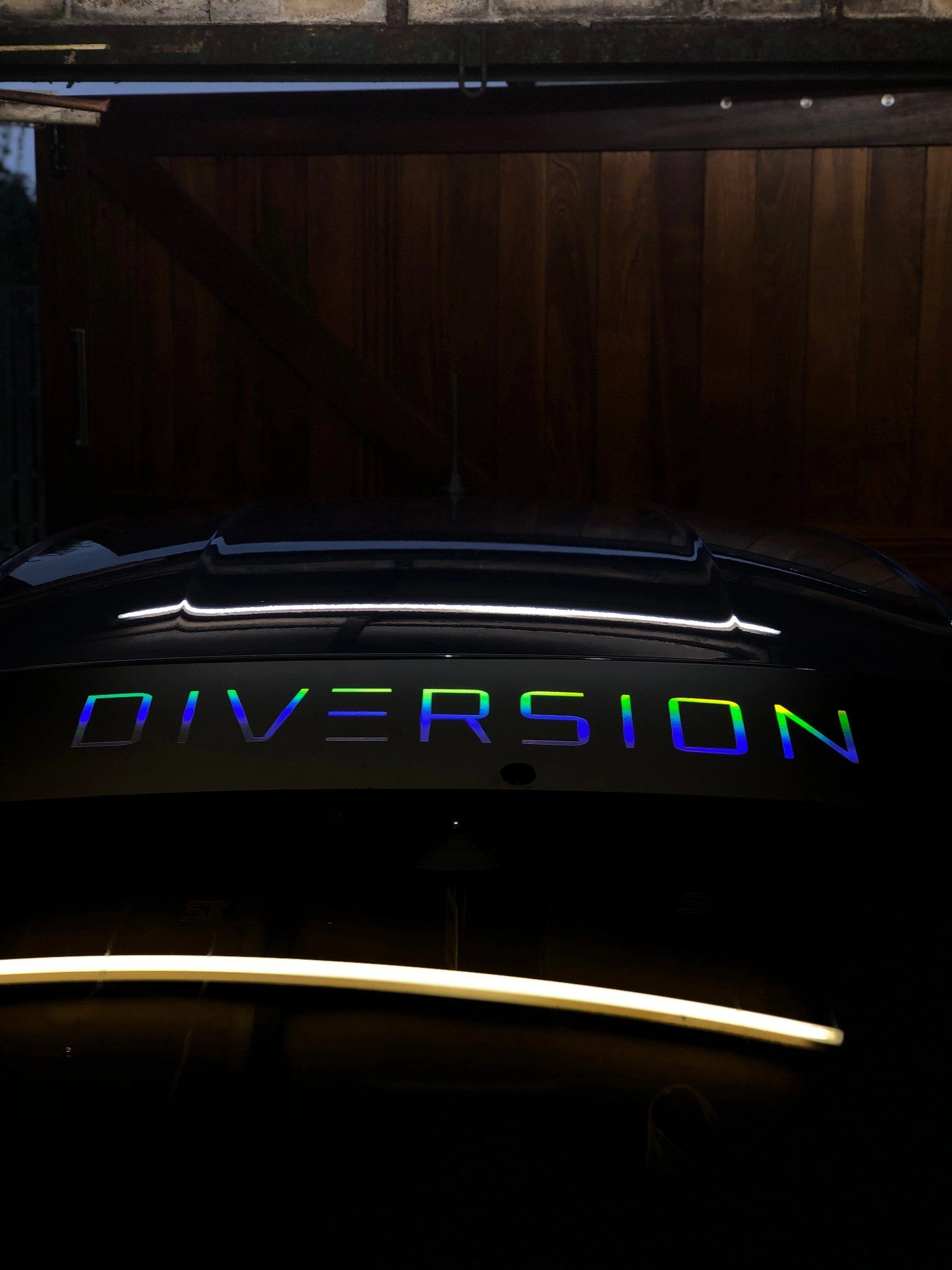 DIVERSIONSunStrip/WindowBanner(OILSLICK/MULTICOLOURED)