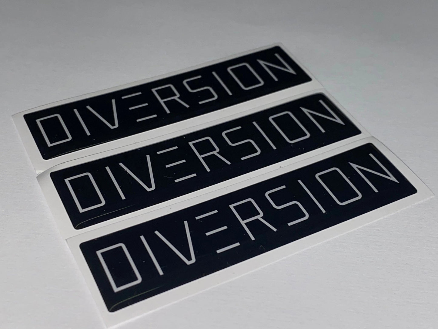 DIVERSIONWhiteGelBadge/SelfAdhesive(8cmx2cm)