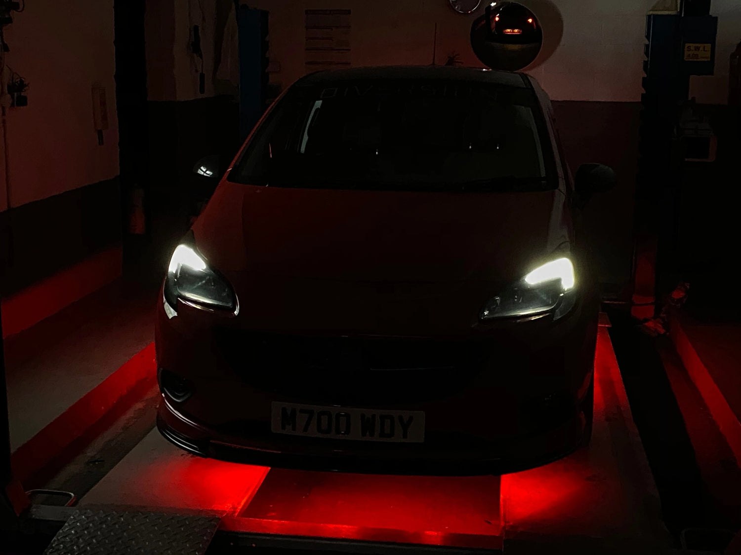 DIVEYENeon/UnderGlowLightingRGBLED(AppControlled/Bluetooth)(FlowingLEDS90CMX120CM)