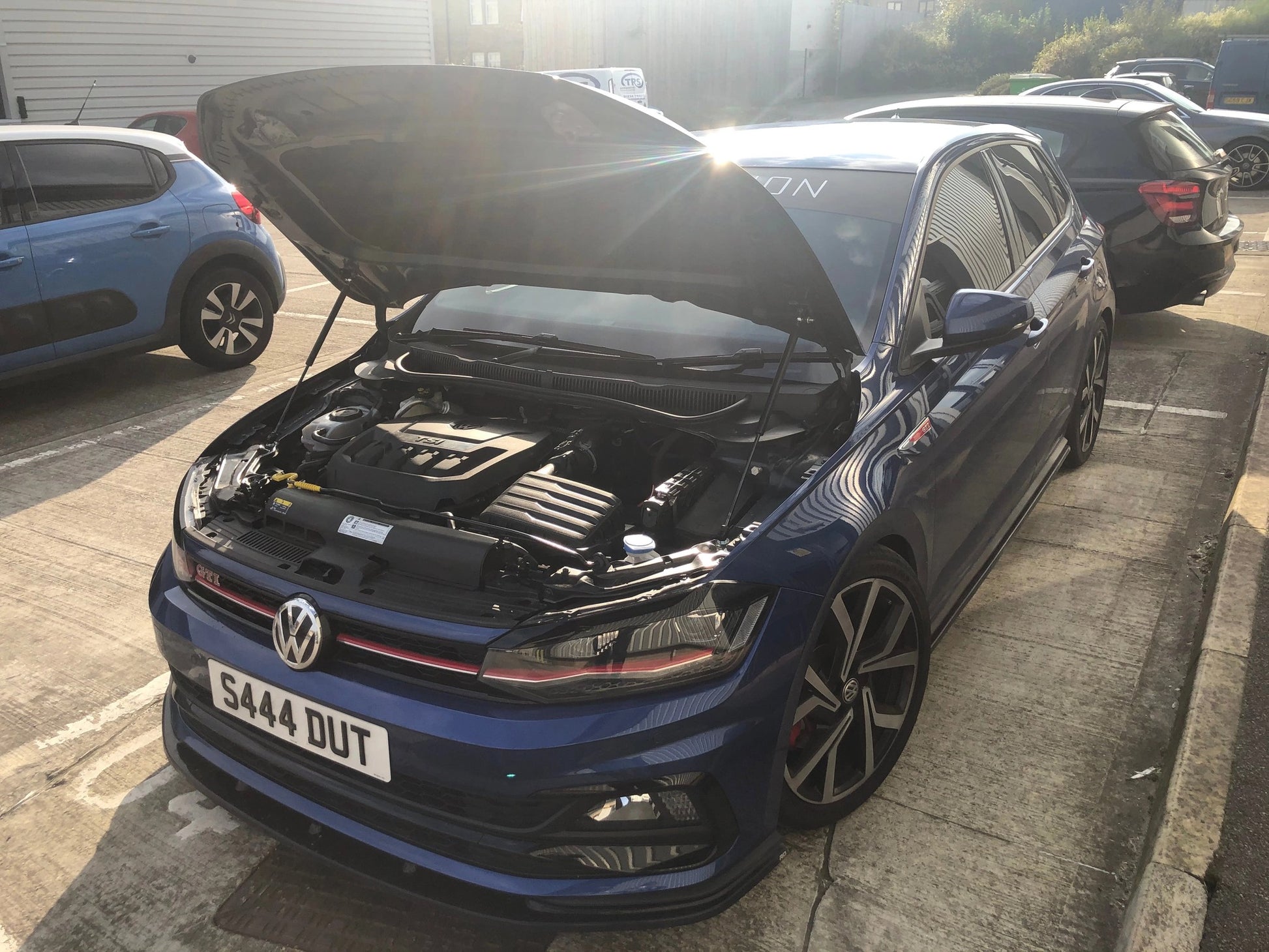 ELEVATEVolkswagenPoloAWGasBonnet/HoodStruts(2018+Models/MK6)