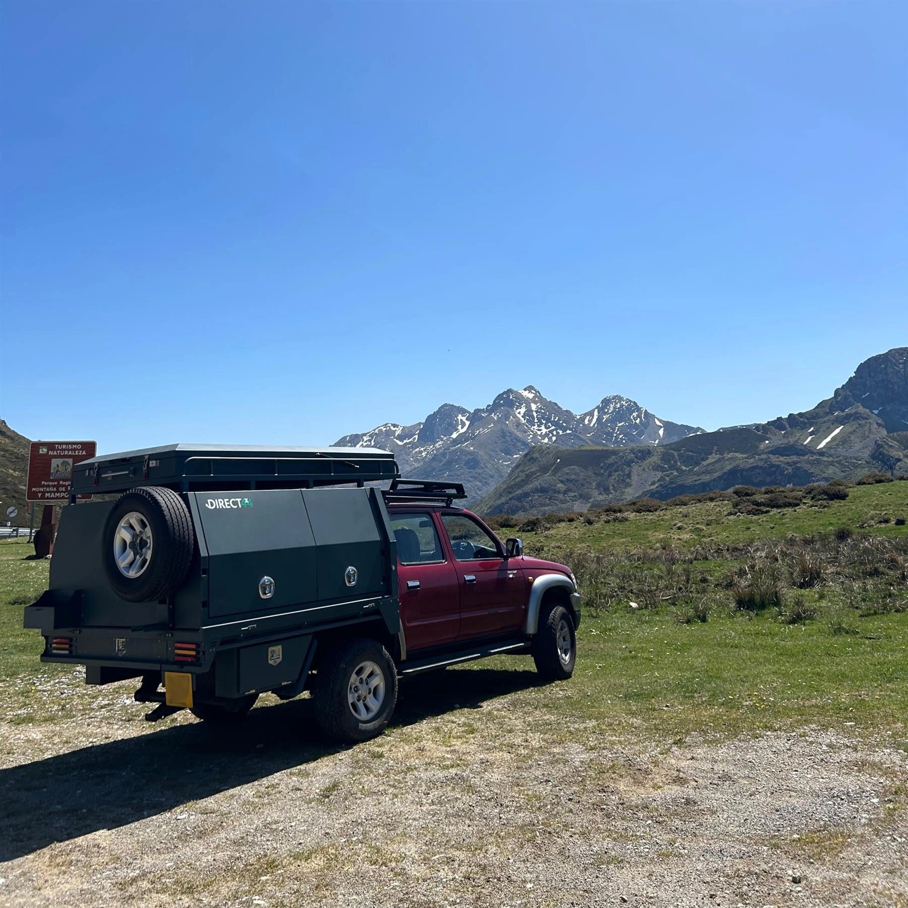 ExpeditionPickupTruckReplacementFlatbedUTEBackwith2-PersonCampingPod