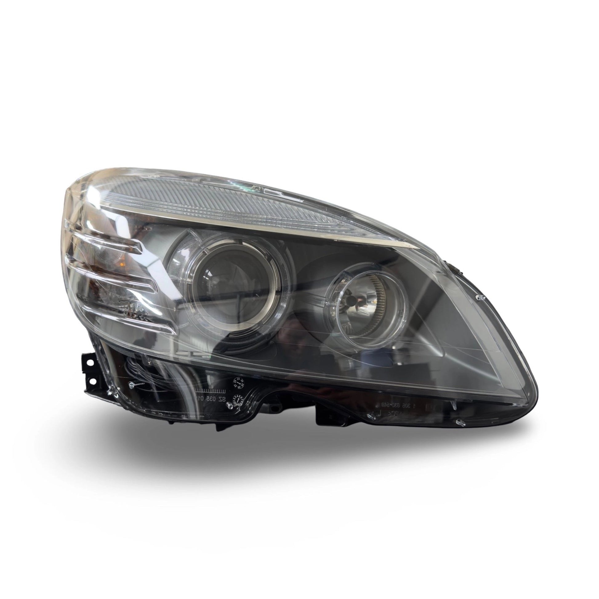 MERCEDESCCLASSW204leftsideXenonILSheadlightA2048204459