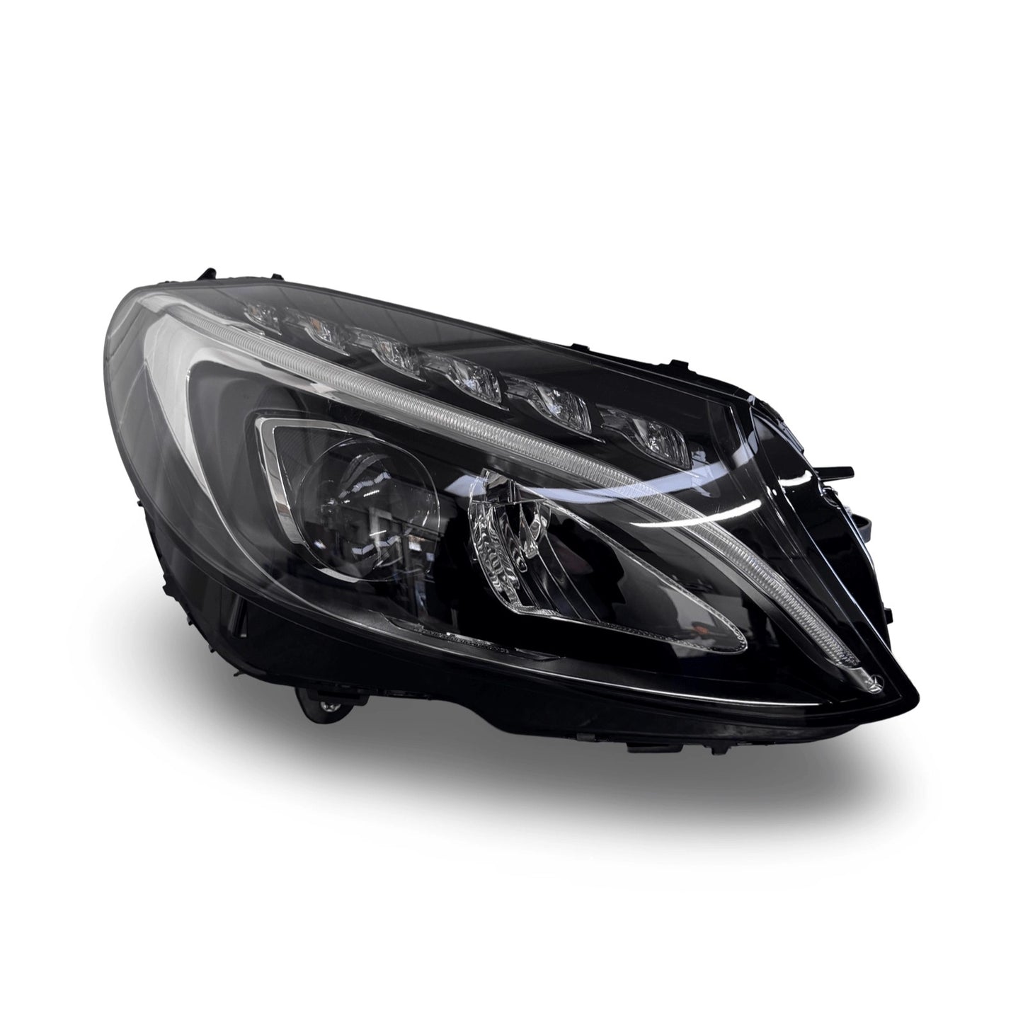 MERCEDESCCLASSW205rightsideheadlightstaticLEDA2059067603