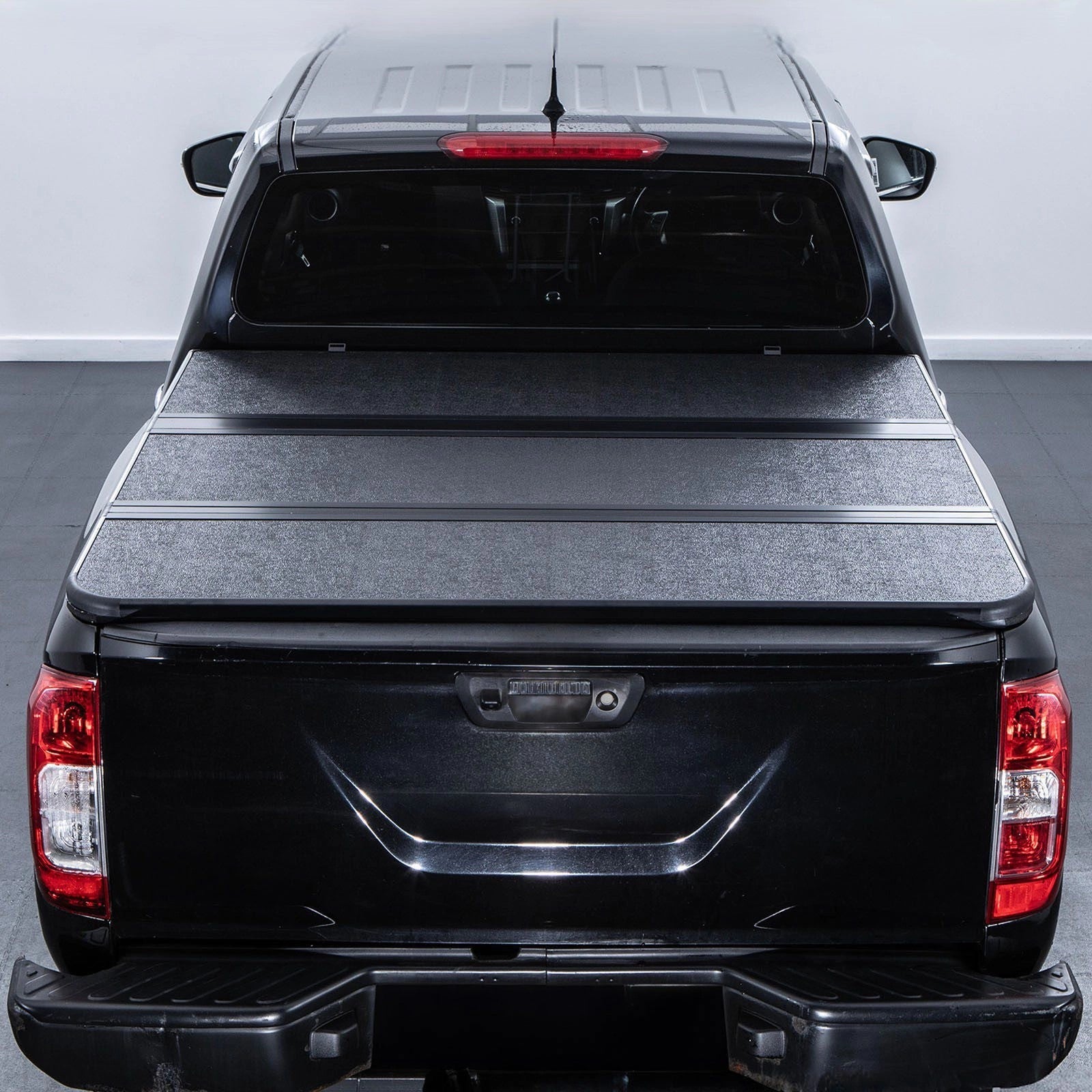 NissanNavaraD4005-14BlackTri-FoldHardTonneauCover