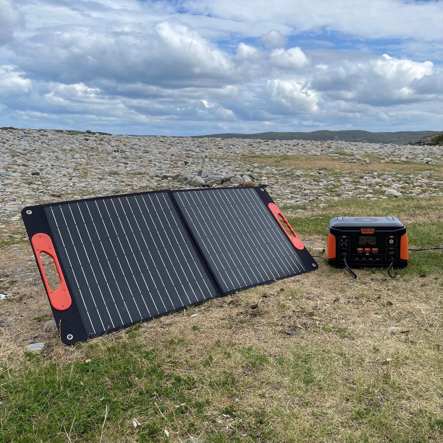 OutdoorPortablePowerStation+FoldingSolarChargingPanel[BUNDLE]
