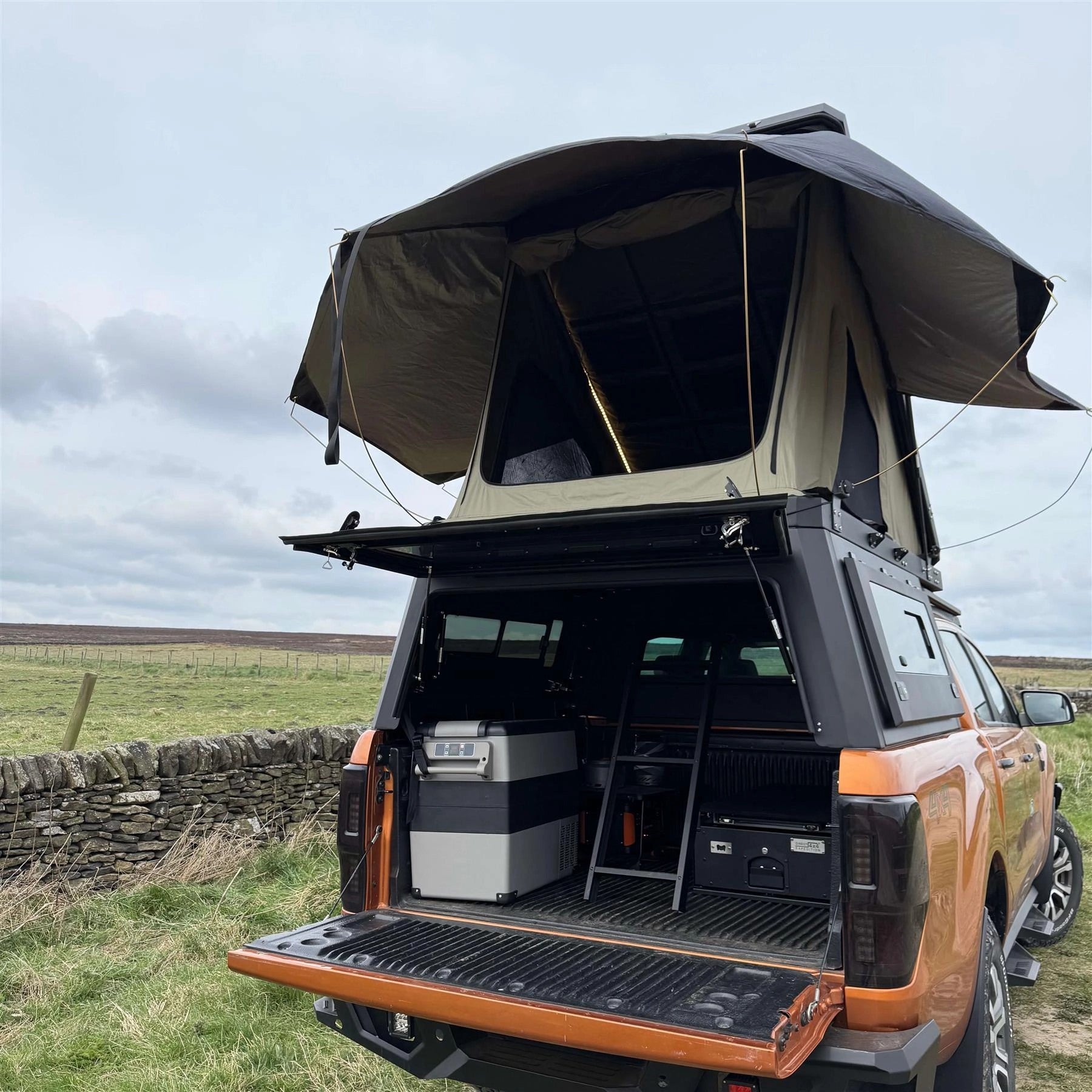 OverlandAluminiumCanopywithClamshellRoofTentfortheFordRanger2012-2022
