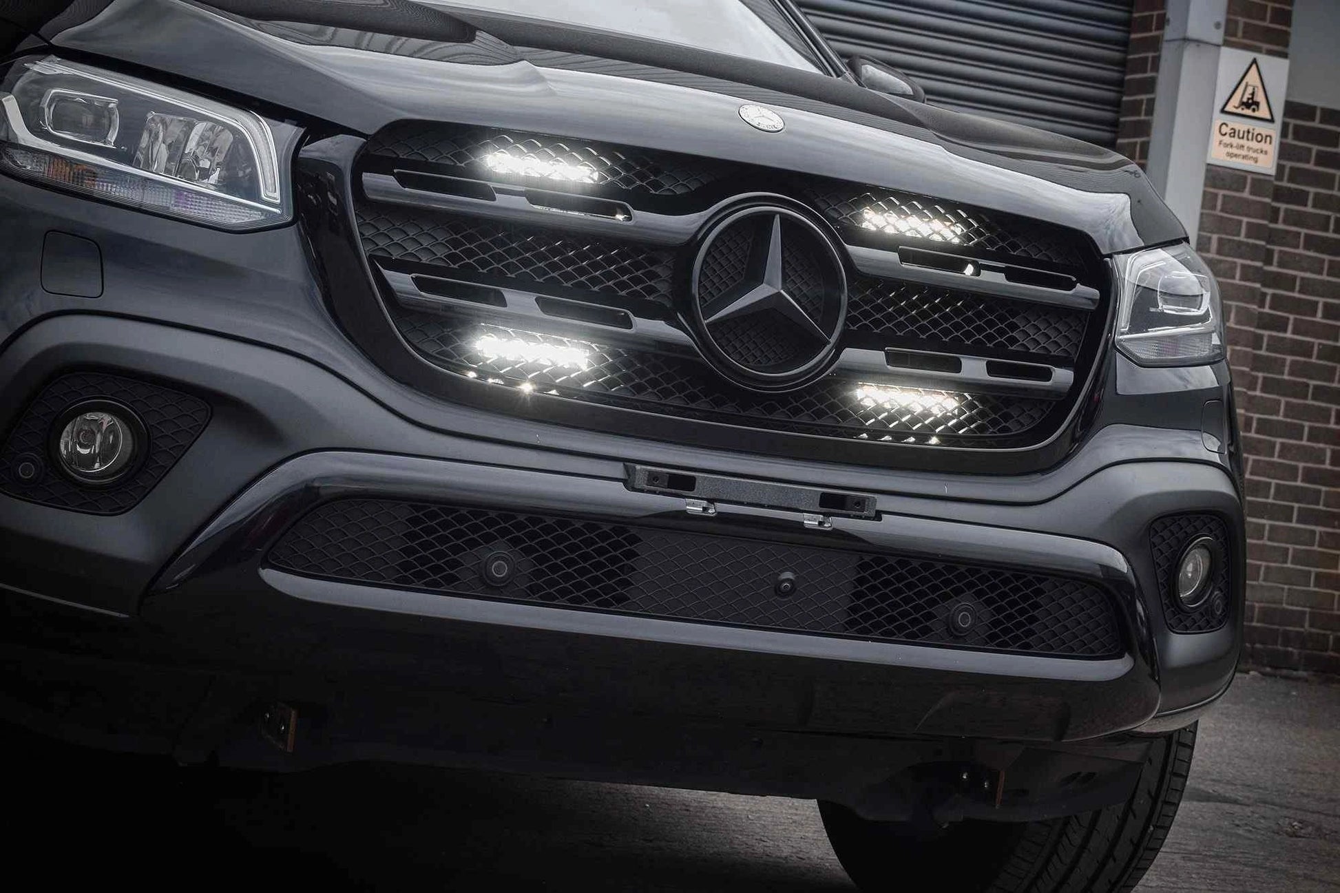 StealthLEDMercedesXClass2017-2020Quad6″LuminousLEDIntegrationGrilleKit–11,520Lumens