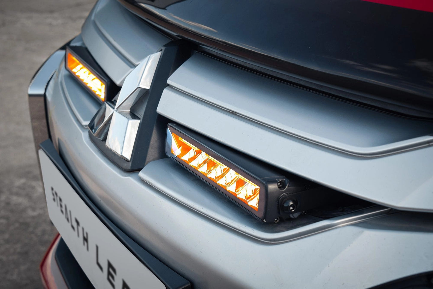 StealthLEDMitsubishiL2002019-2023Twin10″FlashingLuminousLEDIntegrationGrilleKit–7,560Lumens