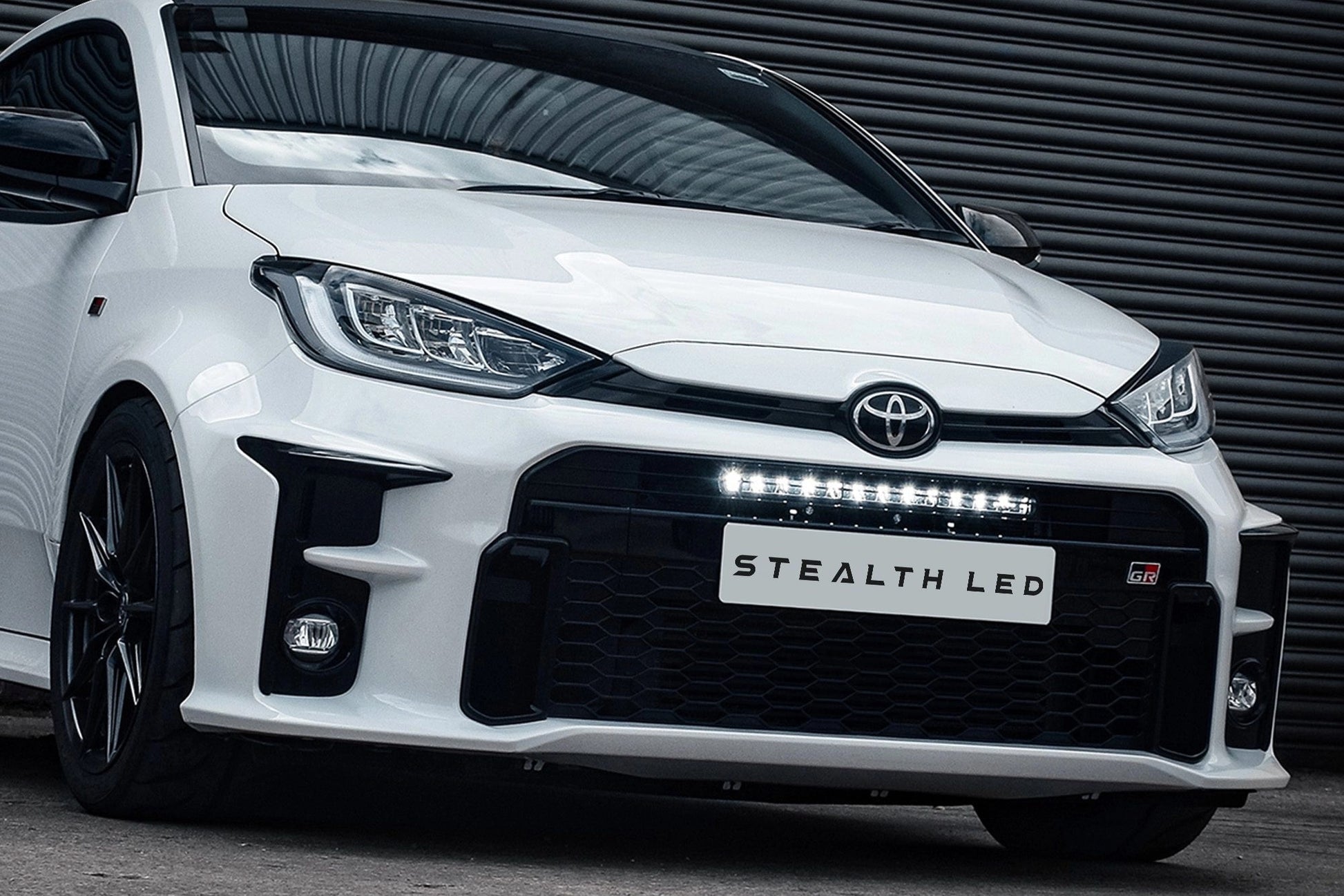 StealthLEDToyotaYarisGR20″LuminousLEDIntegrationGrilleKit–8,400Lumens