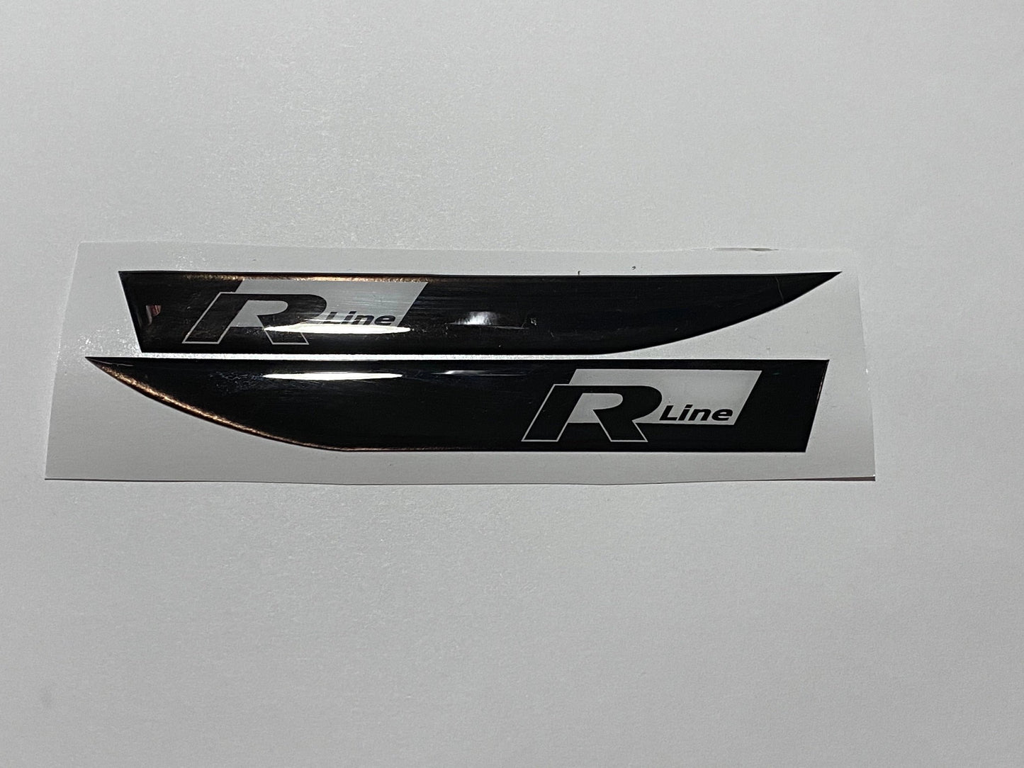 Volkswagen“RLine”LogoSideRepeaterGelBadges(Black/White)-DIVERSION