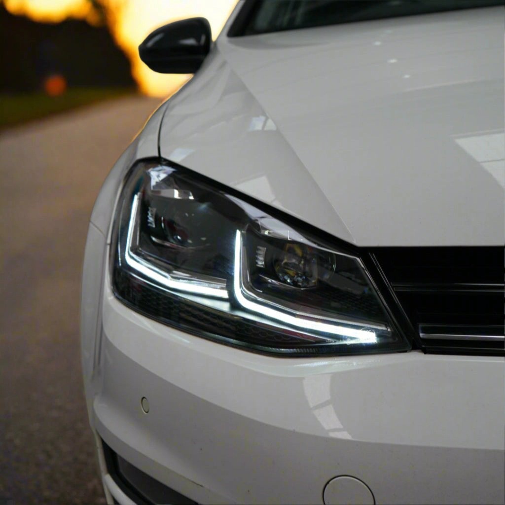 VolkswagenGolfMK7.5StyleLEDFrontHeadlightsWithSequentialIndicatorsPairForMK7(Fits2013-2017Models)