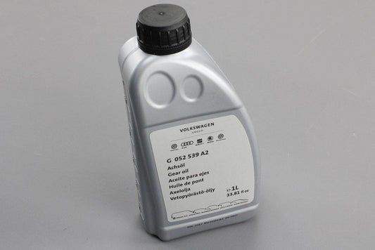 VWAmarok2010-2020rearaxleoil1LbottleG052539A2