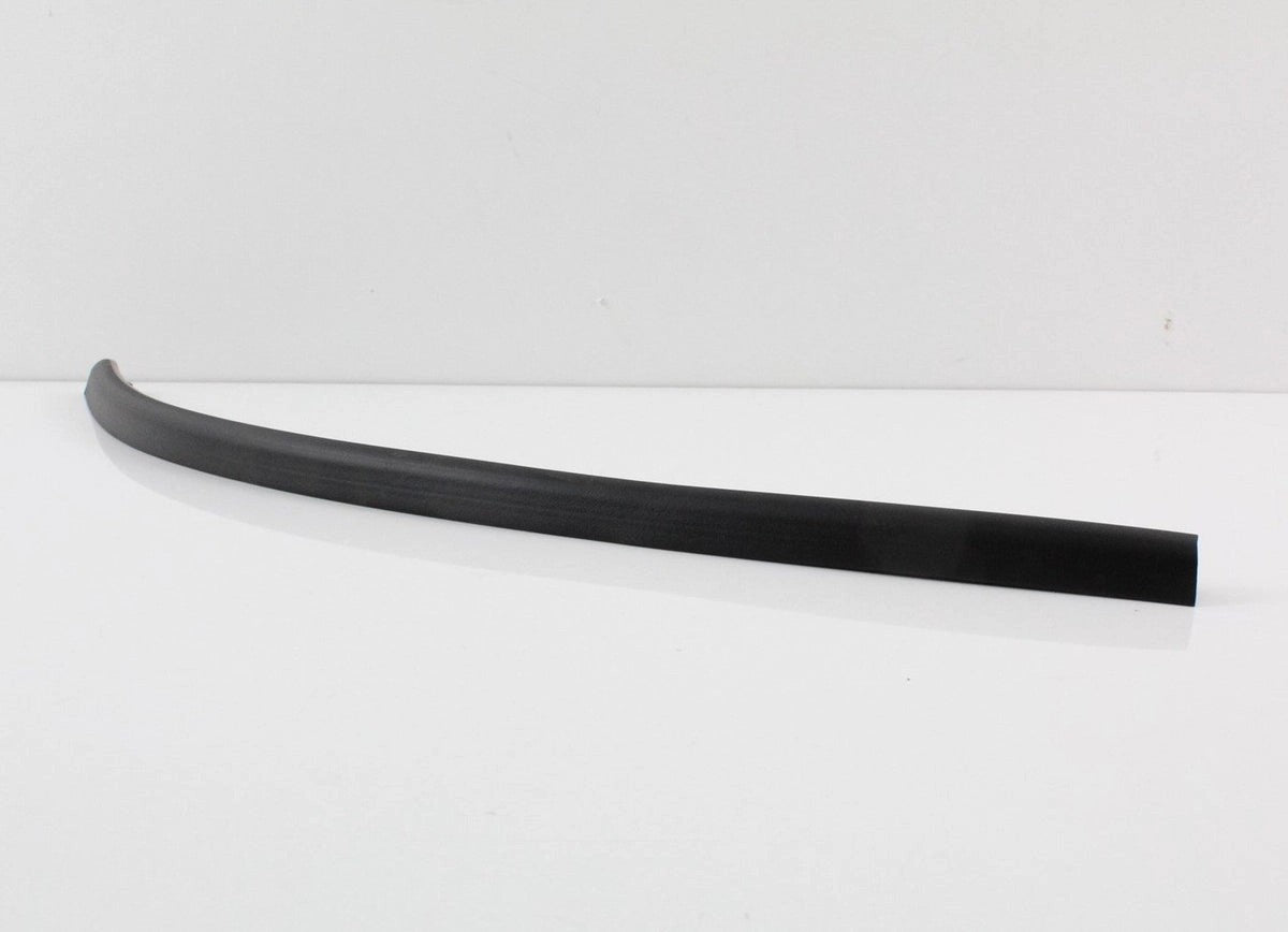 VWGolfMK62009-13GolfCabrioletfrontedgebonnetseal5K0823709