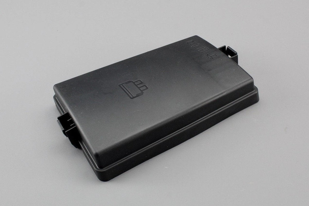 VWGolfMK7AudiA3TTQ2SEATLeonOctaviafuseboxcover5Q0937132C