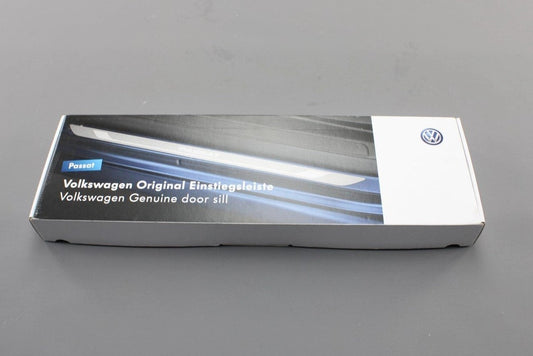 VWPassatB815-21stainlesssteelfrontdoorsillprotectors3G0071303