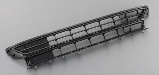 VWPolo2018-oncentrelowerfrontbumpergrille2GS853677F9B9