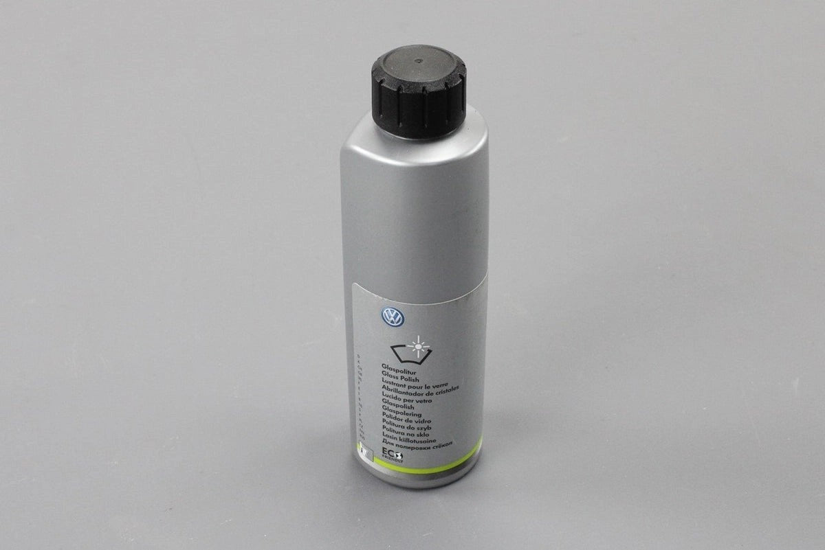 VWVolkswagencarcareglasspolish250mlbottle000096324
